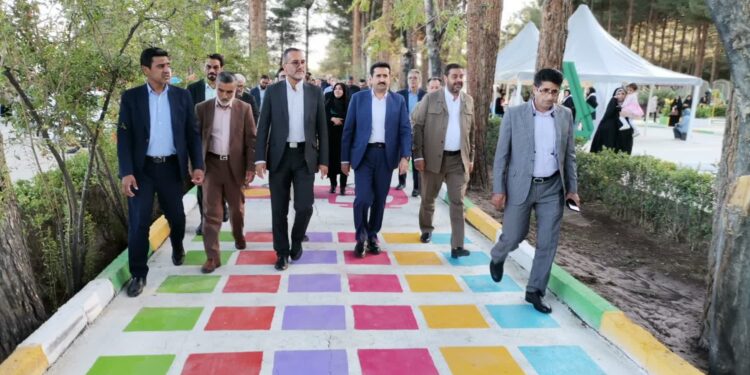 افتتاح و بهره‌برداری از بوستان مادر و کودک شهرضا
