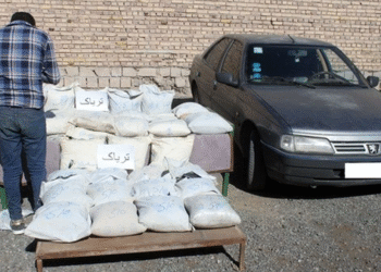 فرار ناموفق خودرو پژو حامل ۵۶ کیلو تریاک در شهرضا