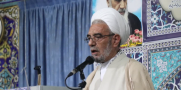 امام‌جمعه شهرضا: عذرخواهی کافی نیست؛ رئیس‌جمهور برای اقتصاد مردم برنامه‌ریزی کند