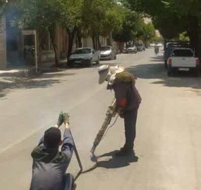 آغاز عملیات سمپاشی شبکه فاضلاب شهرضا از ۱۸ تیرماه