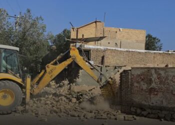 آغاز عملیات تملک و آزادسازی املاک در خیابان ۱۱ اردیبهشت شهرضا