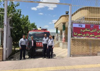 استقرار خودرو و نیروی آتش‌نشانی در شهرک صنعتی امیرکبیر شهرضا