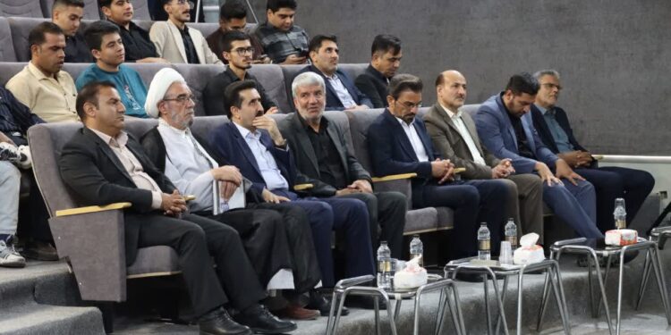 آیین تجلیل از اندیشهورزان و فعالان رسانهای شهرستان شهرضا برگزار شد