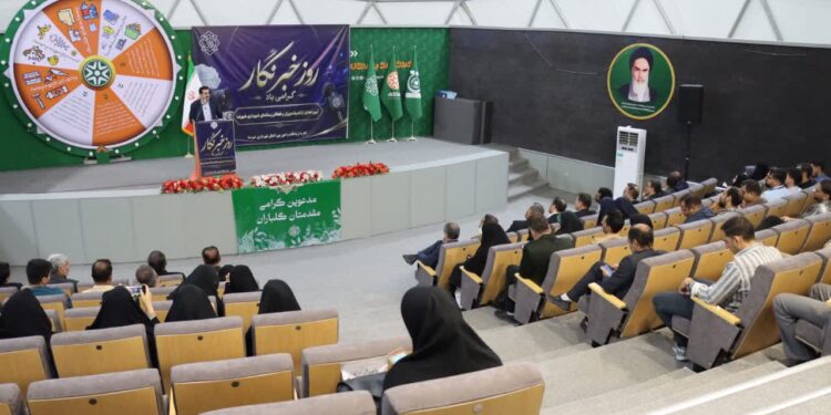 آیین تجلیل از اندیشهورزان و فعالان رسانهای شهرستان شهرضا برگزار شد